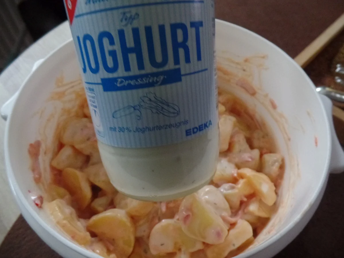 Rezept: Pikanter-Kartoffelsalat mit Würstchen Bild Nr. 15298 Pikanter-Kartoffelsalat mit Würstchen - Rezept - Bild Nr. 15298