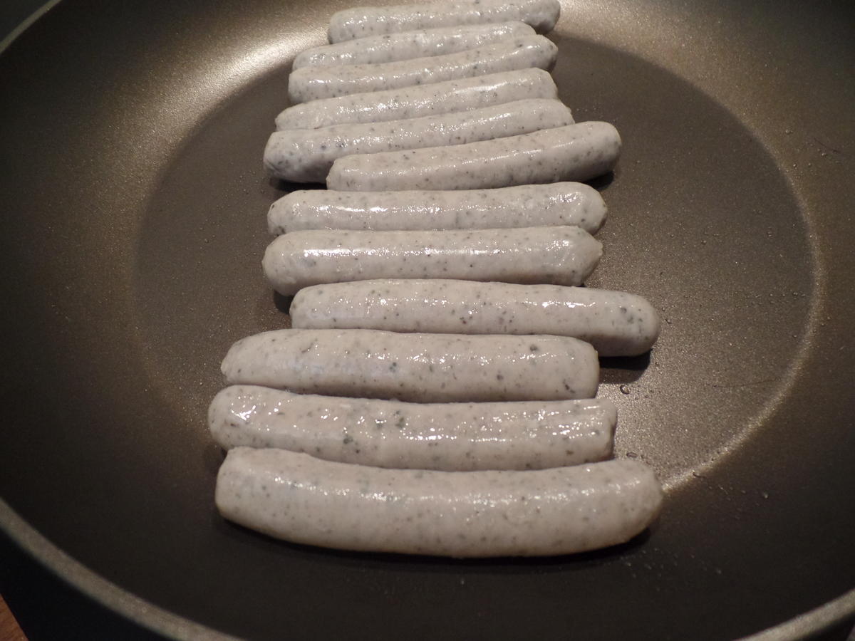 Pikanter-Kartoffelsalat mit Würstchen - Rezept - kochbar.de