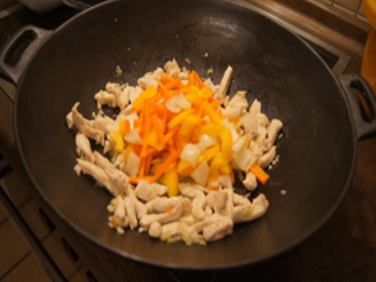 Nasi Goreng mit Hähnchenbrustfilet und Gemüsemix - Rezept - Bild Nr. 9