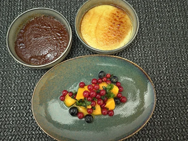 Crema Catalana mit marinierten, exotischen Früchten - Rezept - Bild Nr. 15294