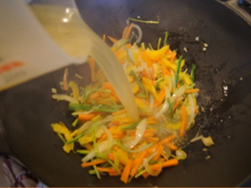 Bami Goreng mit Garnelen und Gemüsemix - Rezept - Bild Nr. 15310