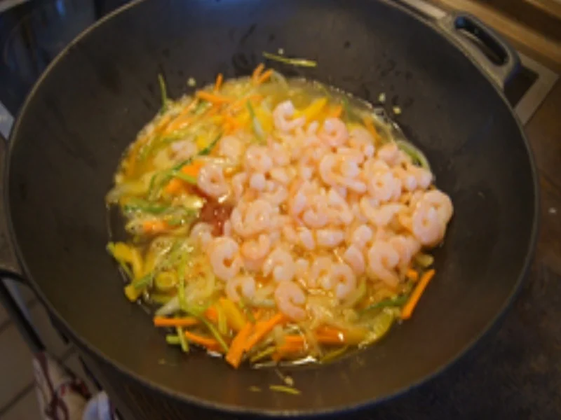 Bami Goreng mit Garnelen und Gemüsemix - Rezept - Bild Nr. 15311