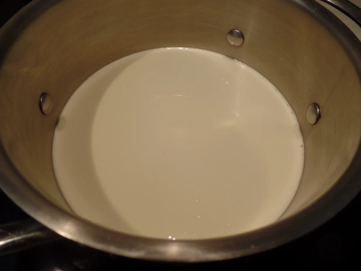 Rezept: Schokoladen-Muffins mit Schokosahne und on Top eine Praline Bild Nr. 15298 Schokoladen-Muffins mit Schokosahne und on Top eine Praline - Rezept - Bild Nr. 15298