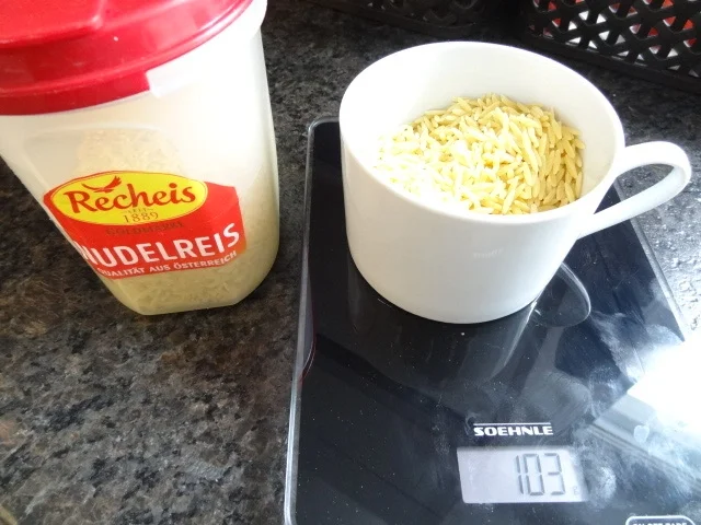 Rezept: gebratenes Welsfilet auf Zitronen - Nudelreis mit kleiner Gemüsebeilage Bild Nr. 3 gebratenes Welsfilet auf Zitronen - Nudelreis mit kleiner Gemüsebeilage - Rezept - Bild Nr. 3