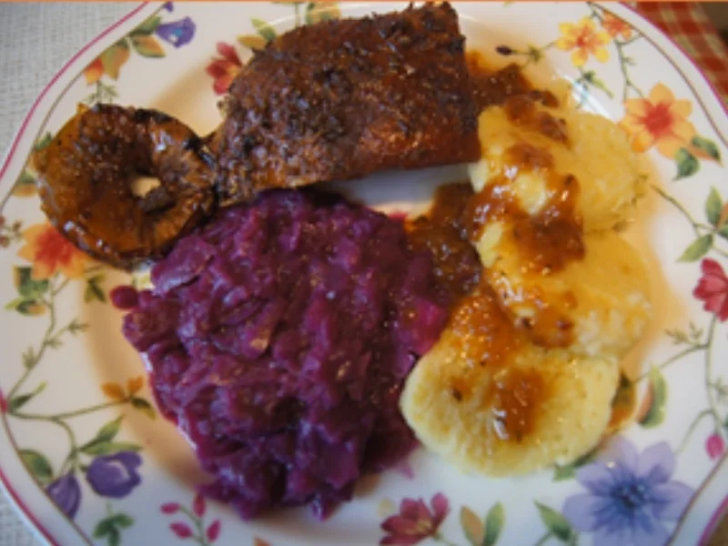 Gänsebrust mit Apfel-Rotkohl und tschechischen Kartoffelknödeln - Rezept - Bild Nr. 15296