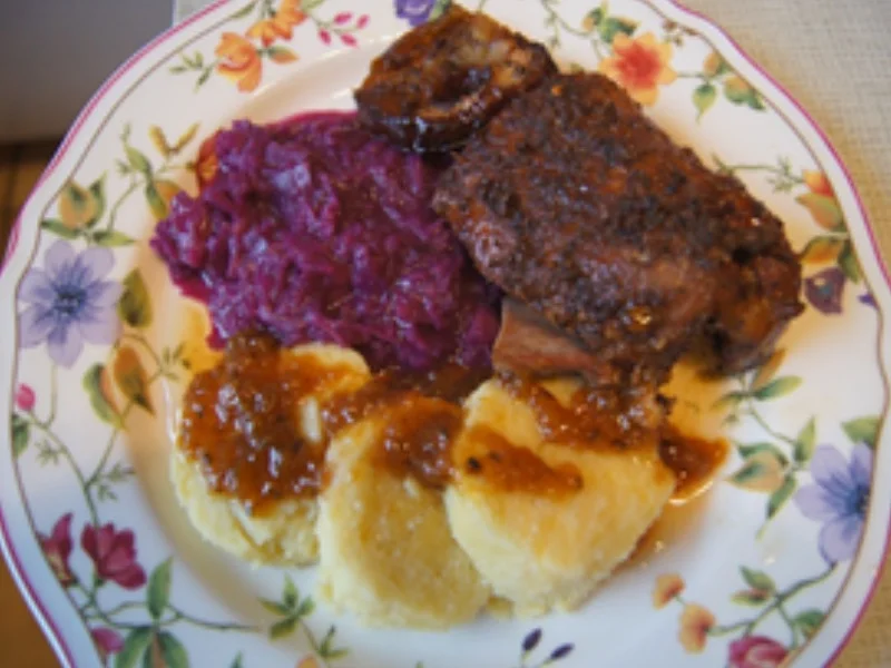 Gänsebrust mit Apfel-Rotkohl und tschechischen Kartoffelknödeln - Rezept - Bild Nr. 15309