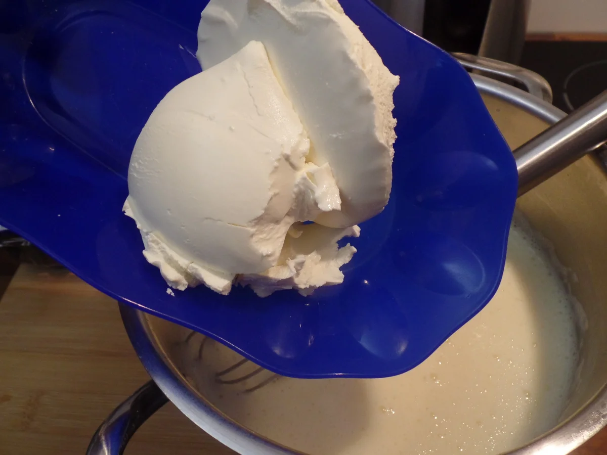 Vanille-Mascarpone-Pudding mit Heidelbeeren und Pinienkernen - Rezept - Bild Nr. 15299