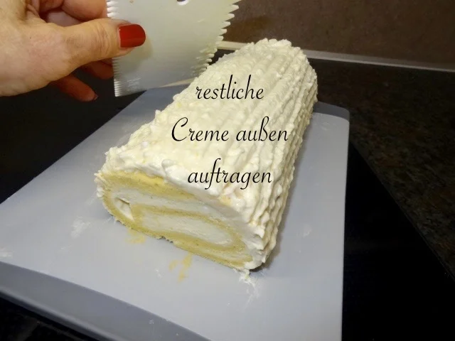 Biskuitroulade mit Zitronencreme gefüllt - Rezept - Bild Nr. 15301