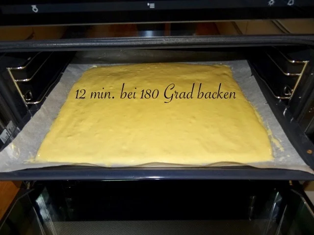 Biskuitroulade mit Zitronencreme gefüllt - Rezept - Bild Nr. 15324