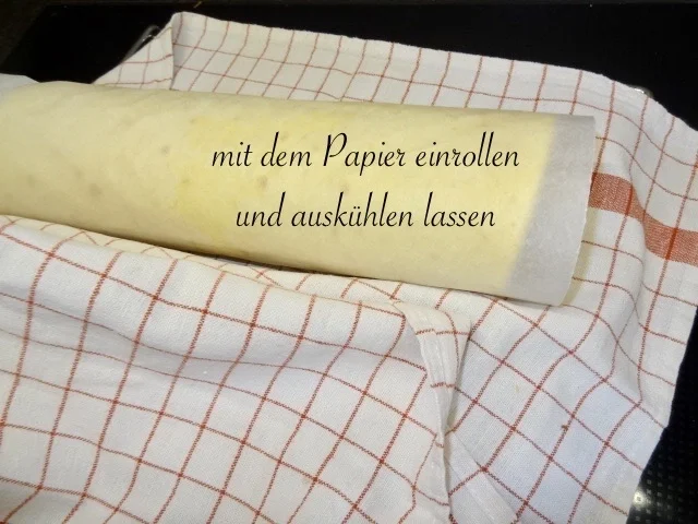 Biskuitroulade mit Zitronencreme gefüllt - Rezept - Bild Nr. 15331