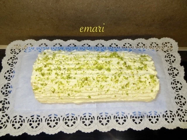 Biskuitroulade mit Zitronencreme gefüllt - Rezept - Bild Nr. 15324