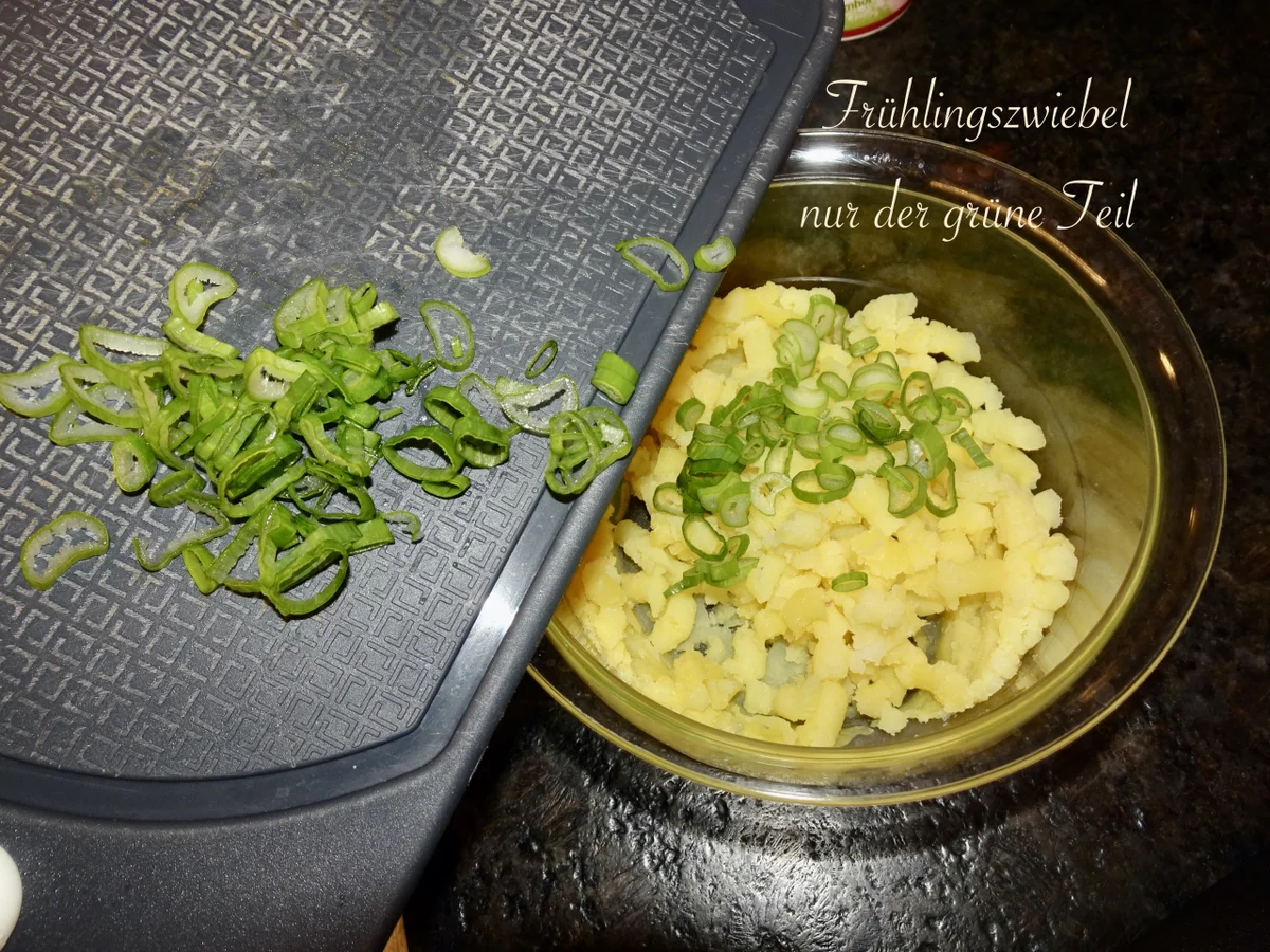 Kartoffelkäse - beim Heurigen in der  Wachau sagt man "Erdäpfelkäs" dazu - Rezept - Bild Nr. 15312