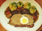 Hackbraten gefüllt mit Ei in Gemüsesoße - Rezept - Bild Nr. 2