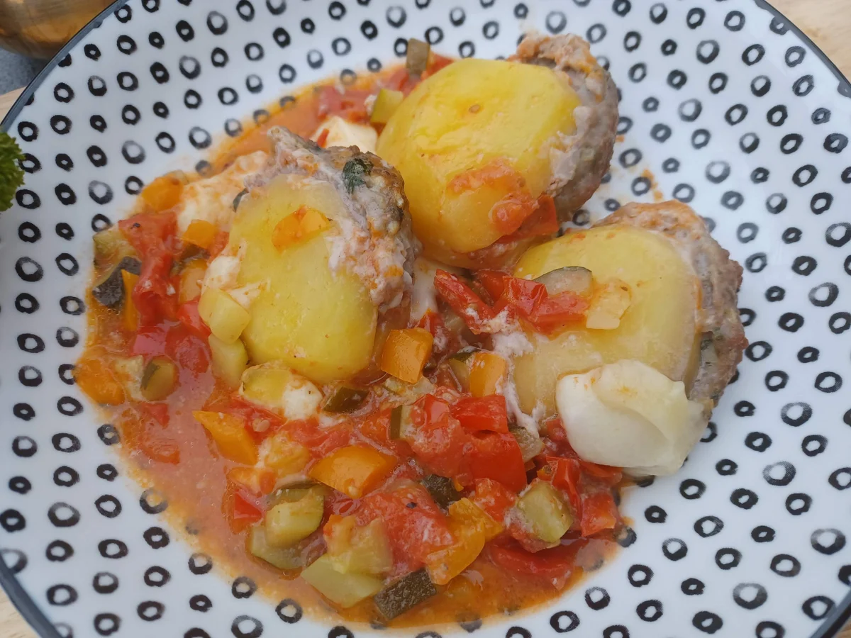 Gemüseragout mit gefüllten Kartoffeln - Rezept - Bild Nr. 15325