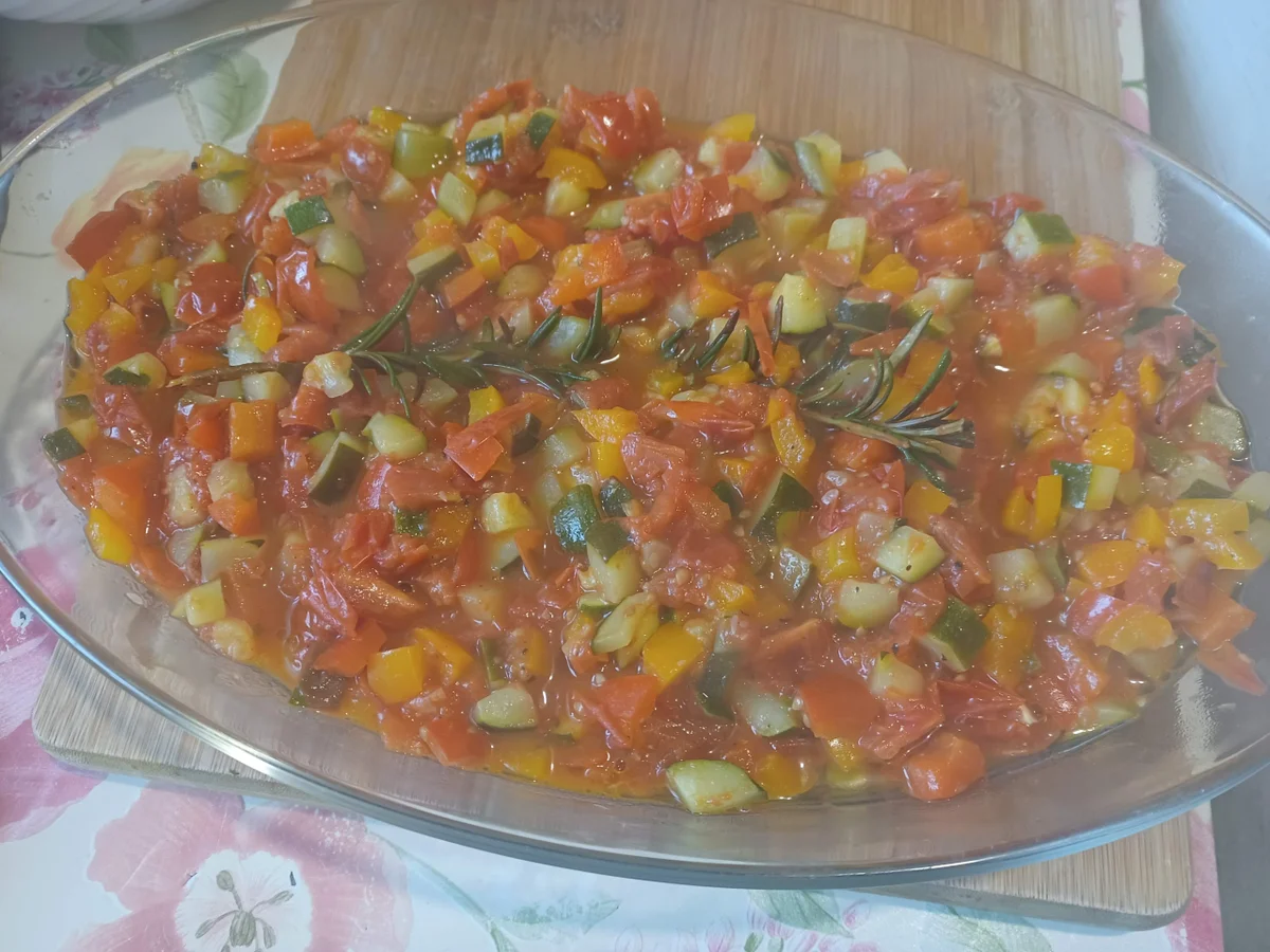 Gemüseragout mit gefüllten Kartoffeln - Rezept - Bild Nr. 15333