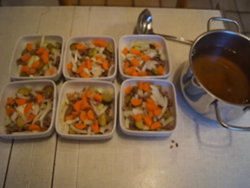 Rezept: Sülze mit Gänsebrustfleisch, Ei und Gemüse Bild Nr. 8 Sülze mit Gänsebrustfleisch, Ei und Gemüse - Rezept - Bild Nr. 8