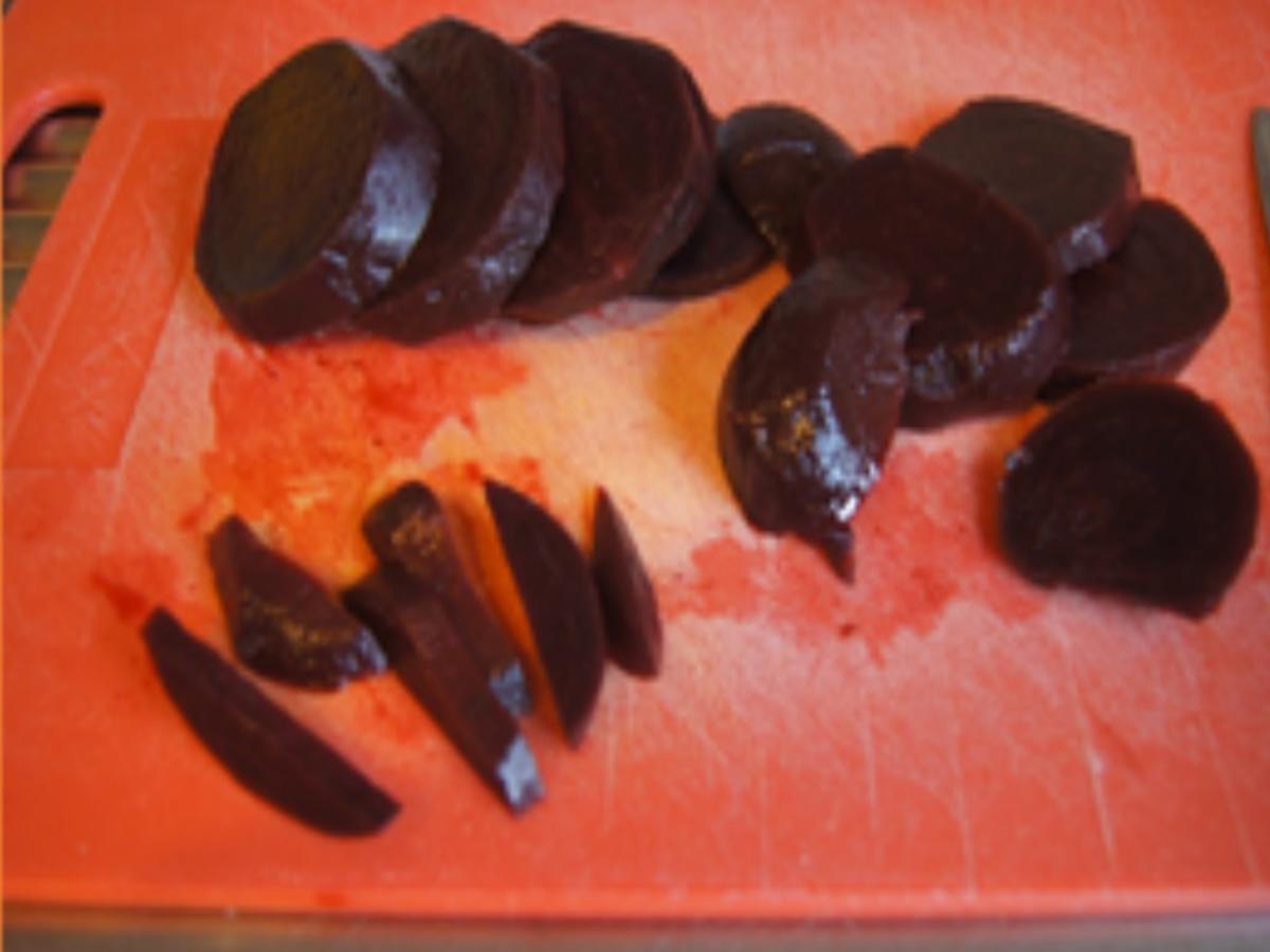 Heringsfilets in Sahnesauce mit Rote Bete Salat und Pellkartoffeln - Rezept - Bild Nr. 4