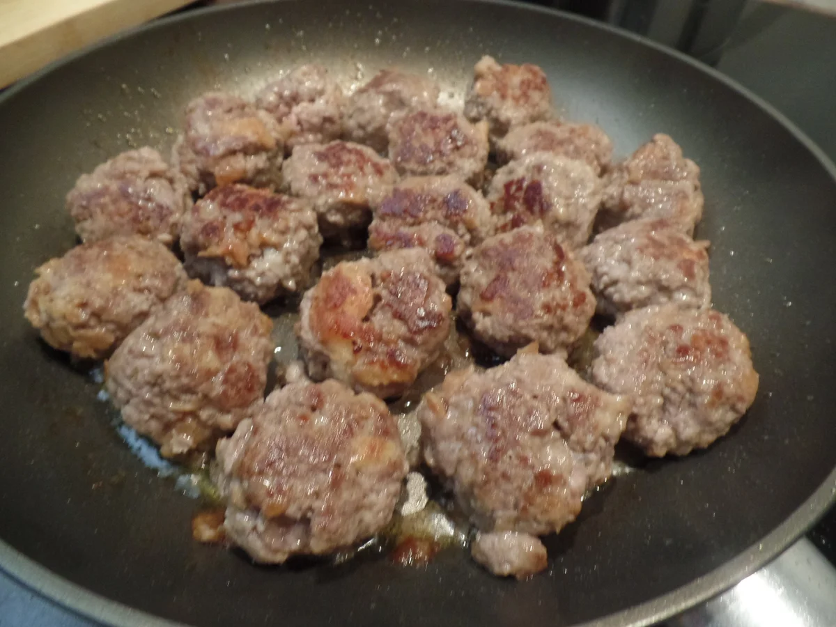 Rezept: Hackbällchen in Currysauce Bild Nr. 15327 Hackbällchen in Currysauce - Rezept - Bild Nr. 15327