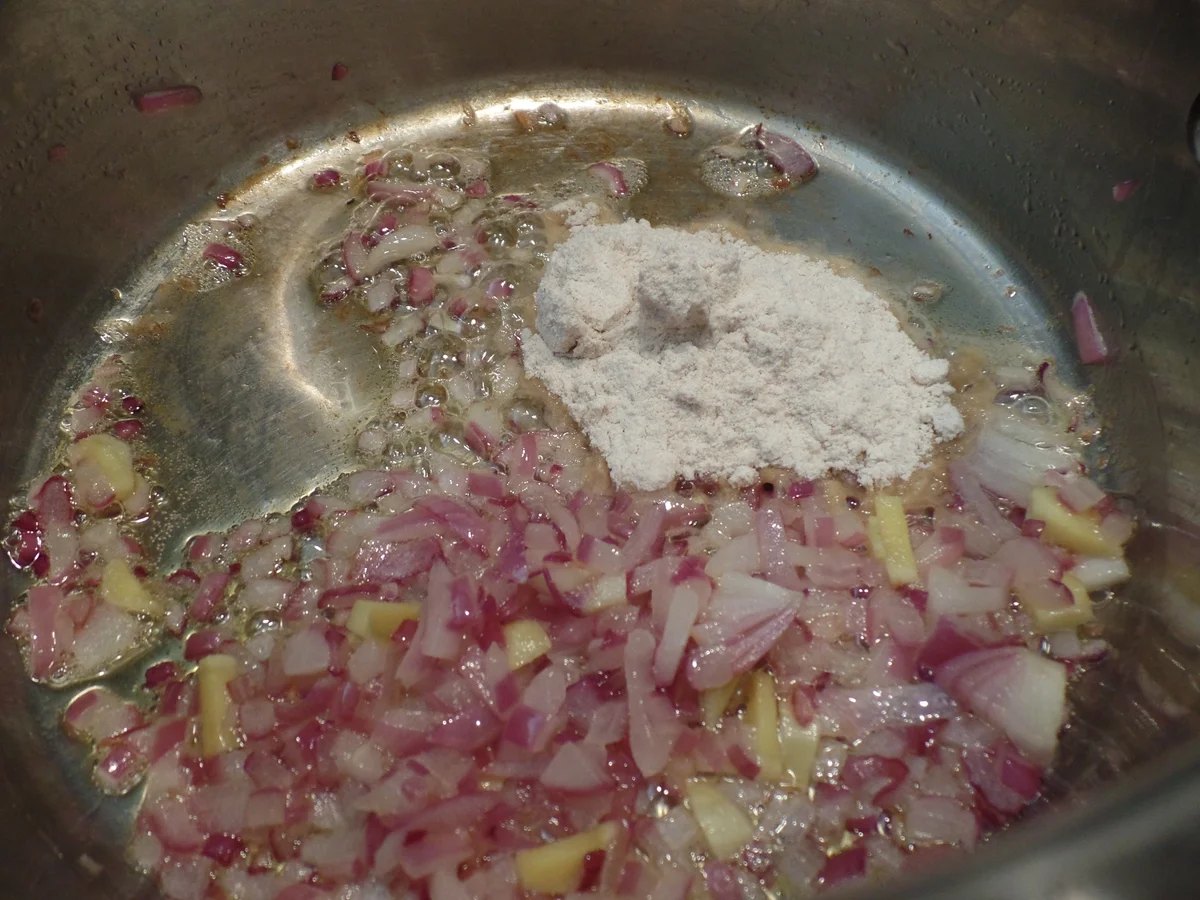 Rezept: Hackbällchen in Currysauce Bild Nr. 15329 Hackbällchen in Currysauce - Rezept - Bild Nr. 15329