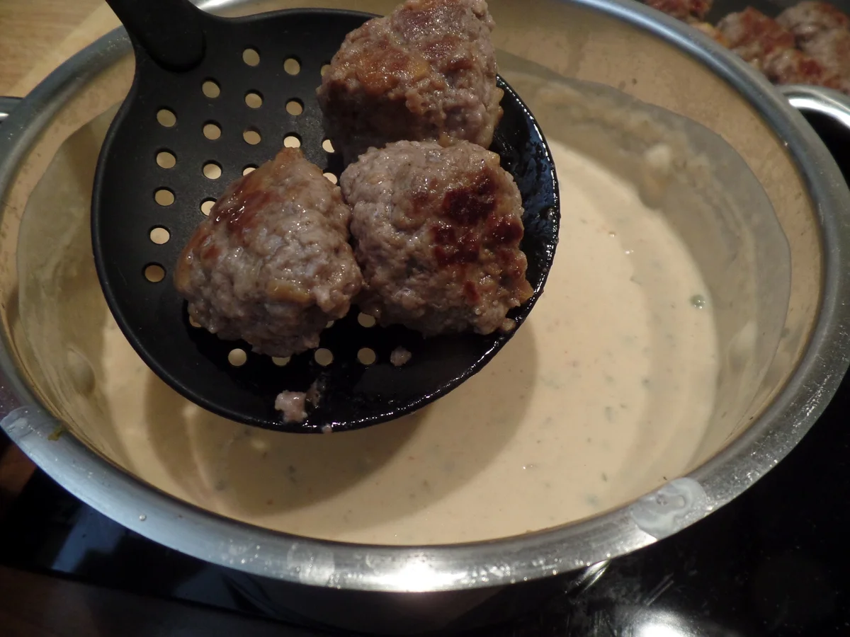 Rezept: Hackbällchen in Currysauce Bild Nr. 15334 Hackbällchen in Currysauce - Rezept - Bild Nr. 15334