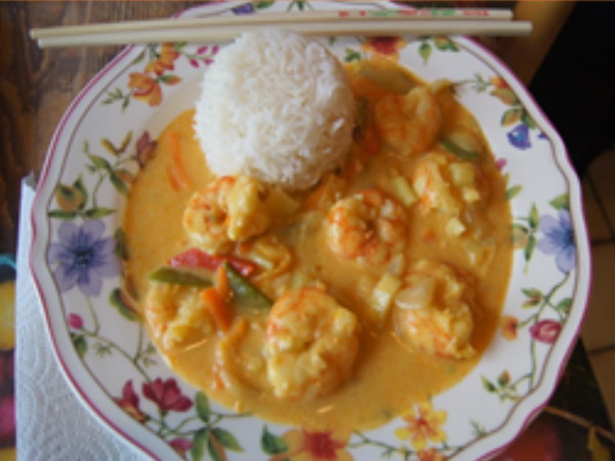 Thailändisches gelbes Curry mit Shrimps und Basmatireis - Rezept - Bild Nr. 15324