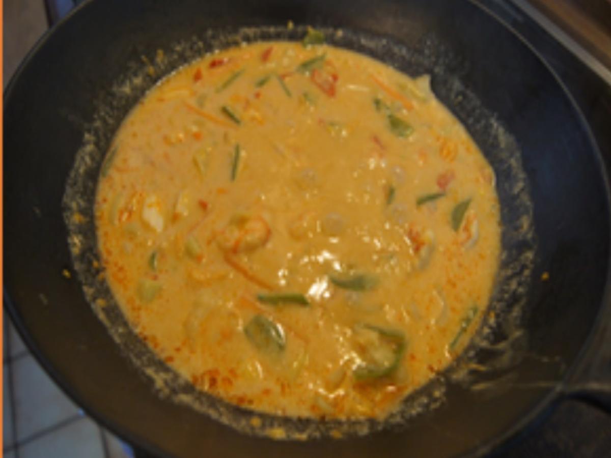 Thailändisches gelbes Curry mit Shrimps und Basmatireis - Rezept - Bild Nr. 15339