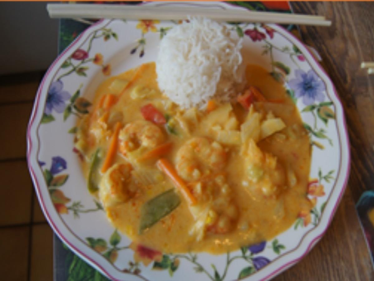 Thailändisches gelbes Curry mit Shrimps und Basmatireis - Rezept - Bild Nr. 15340