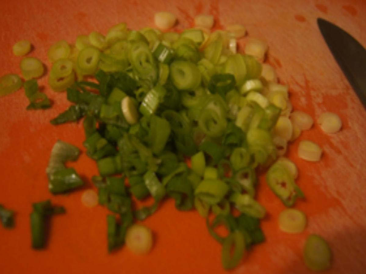 Sojasprossensalat mit Paprika und Frühlingszwiebeln - Rezept - Bild Nr. 6