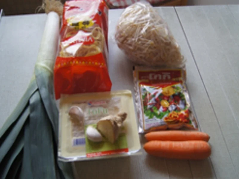 Frittierter Tofu mit Mie-Bratnudeln - Rezept - Bild Nr. 15326