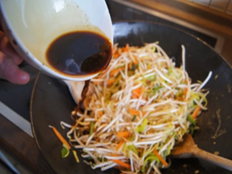 Frittierter Tofu mit Mie-Bratnudeln - Rezept - Bild Nr. 15345