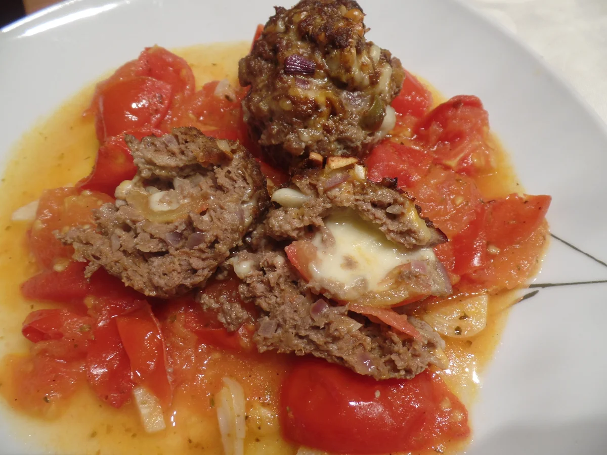 Hackfleisch-Muffins mit Tomate-Mozzarella-Überraschung - Rezept - Bild Nr. 15325