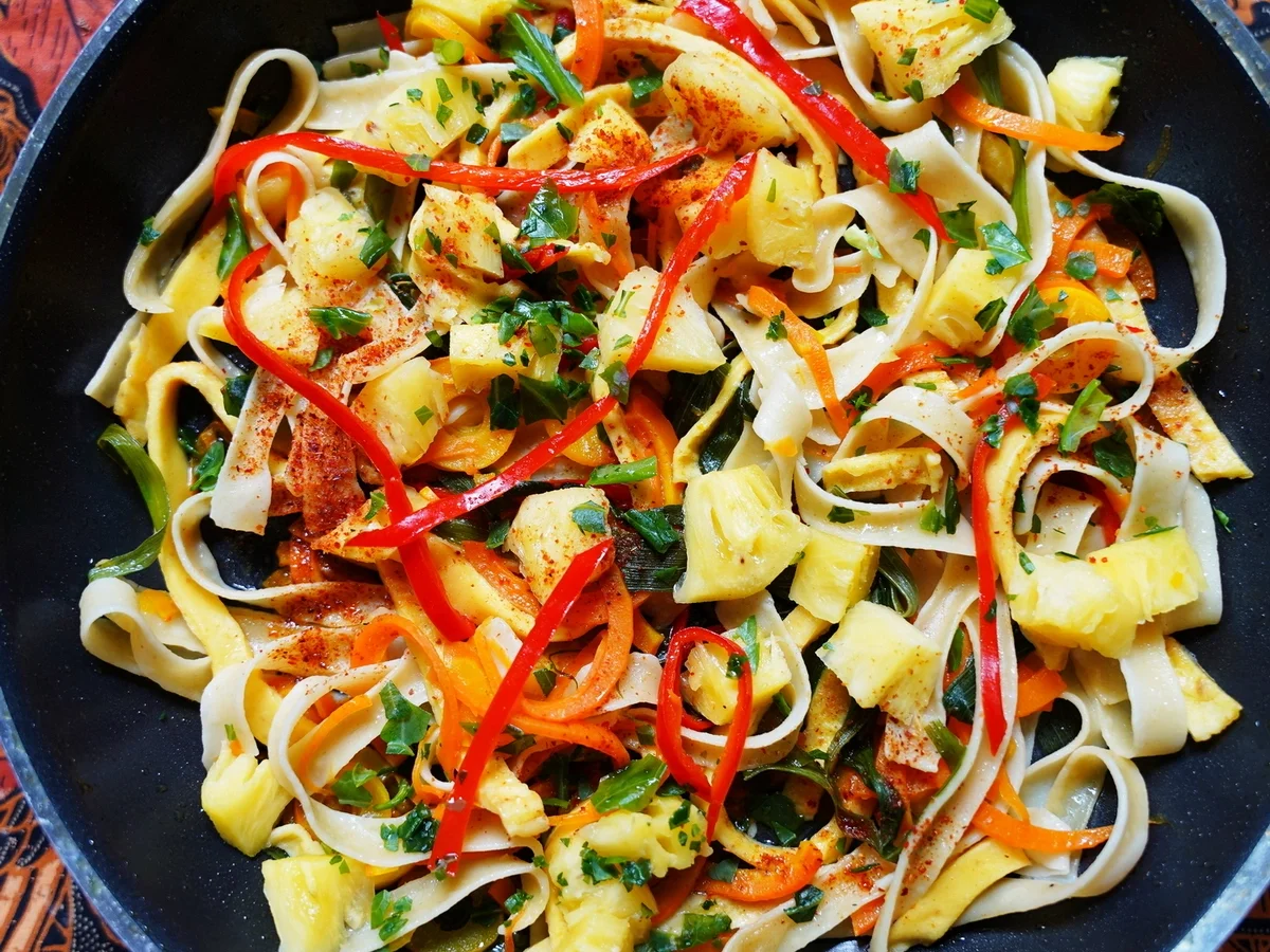 Rezept: Bunte Nudelpfanne Hongkong Bild Nr. 2 Bunte Nudelpfanne Hongkong - Rezept - Bild Nr. 2