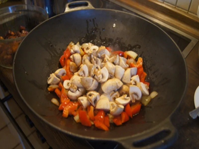 Hähnchenbrustfilet mit Champignons und gelben Basmatireis mit Koriander - Rezept - Bild Nr. 16