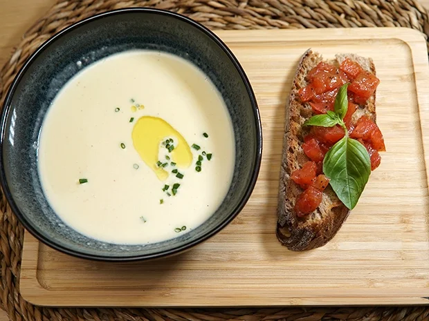 Rezept: Käsesuppe mit Bruschetta Bild Nr. 2 Käsesuppe mit Bruschetta - Rezept - Bild Nr. 2