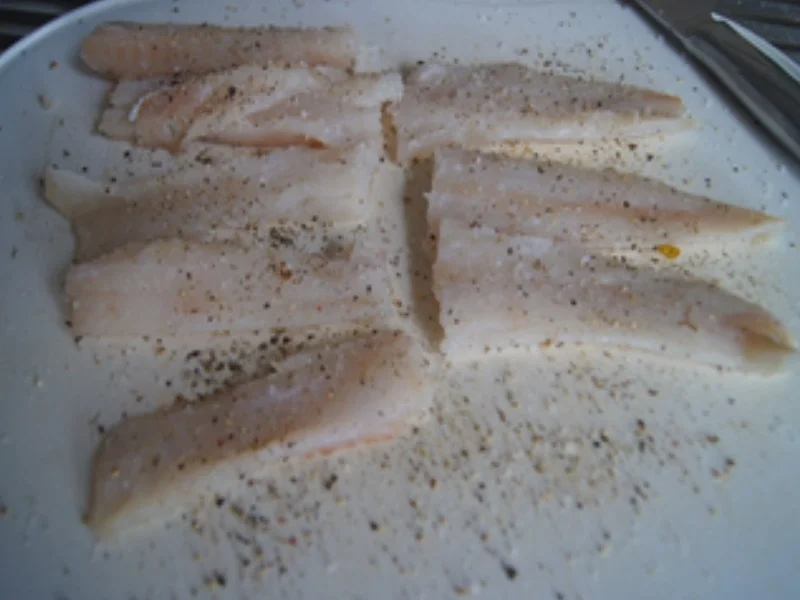 Gebratenes Seelachsfilet mit Kartoffelsalat und einfacher Remoulade - Rezept - Bild Nr. 5