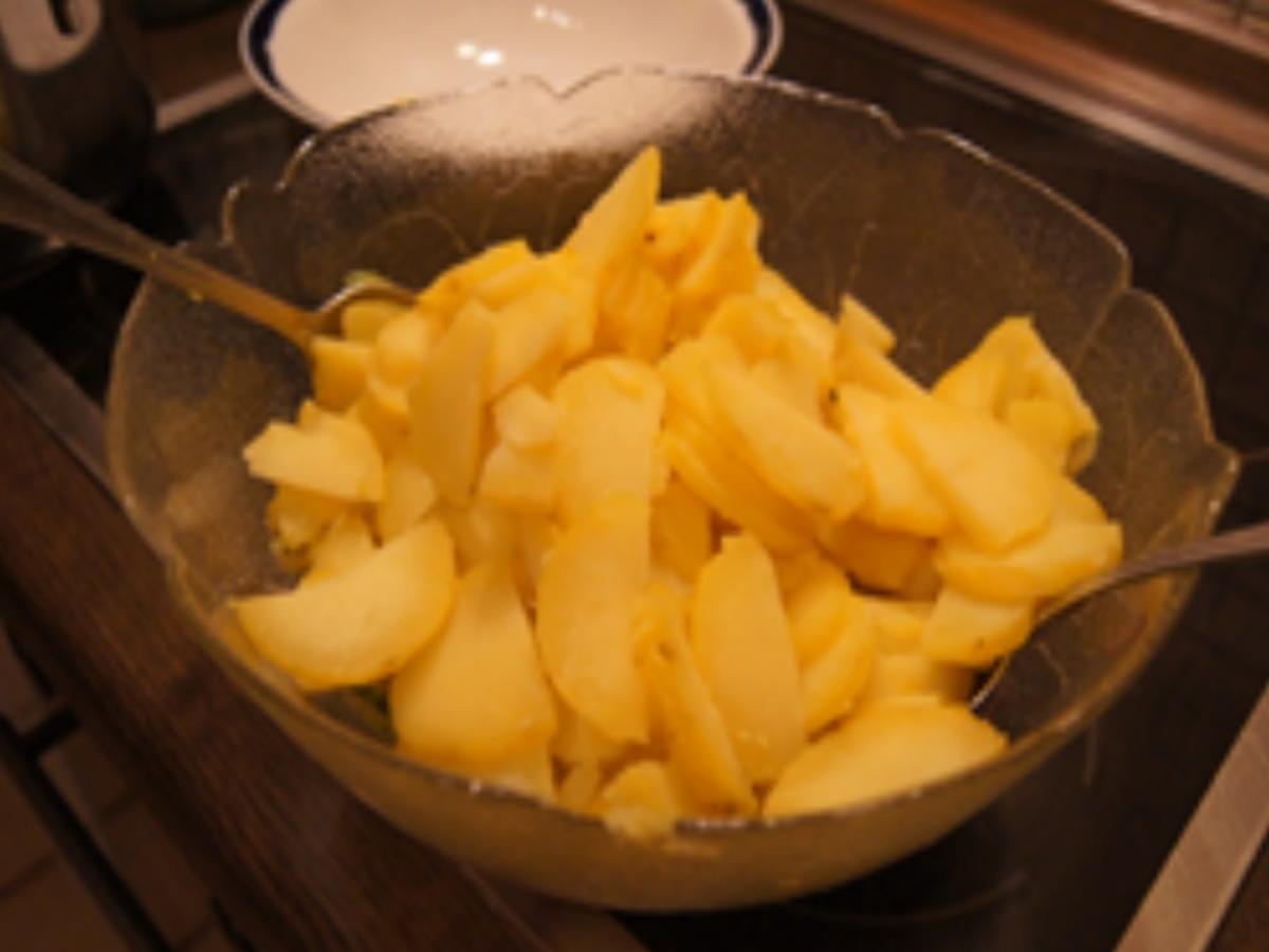 Gebratenes Seelachsfilet mit Kartoffelsalat und einfacher Remoulade - Rezept - Bild Nr. 16
