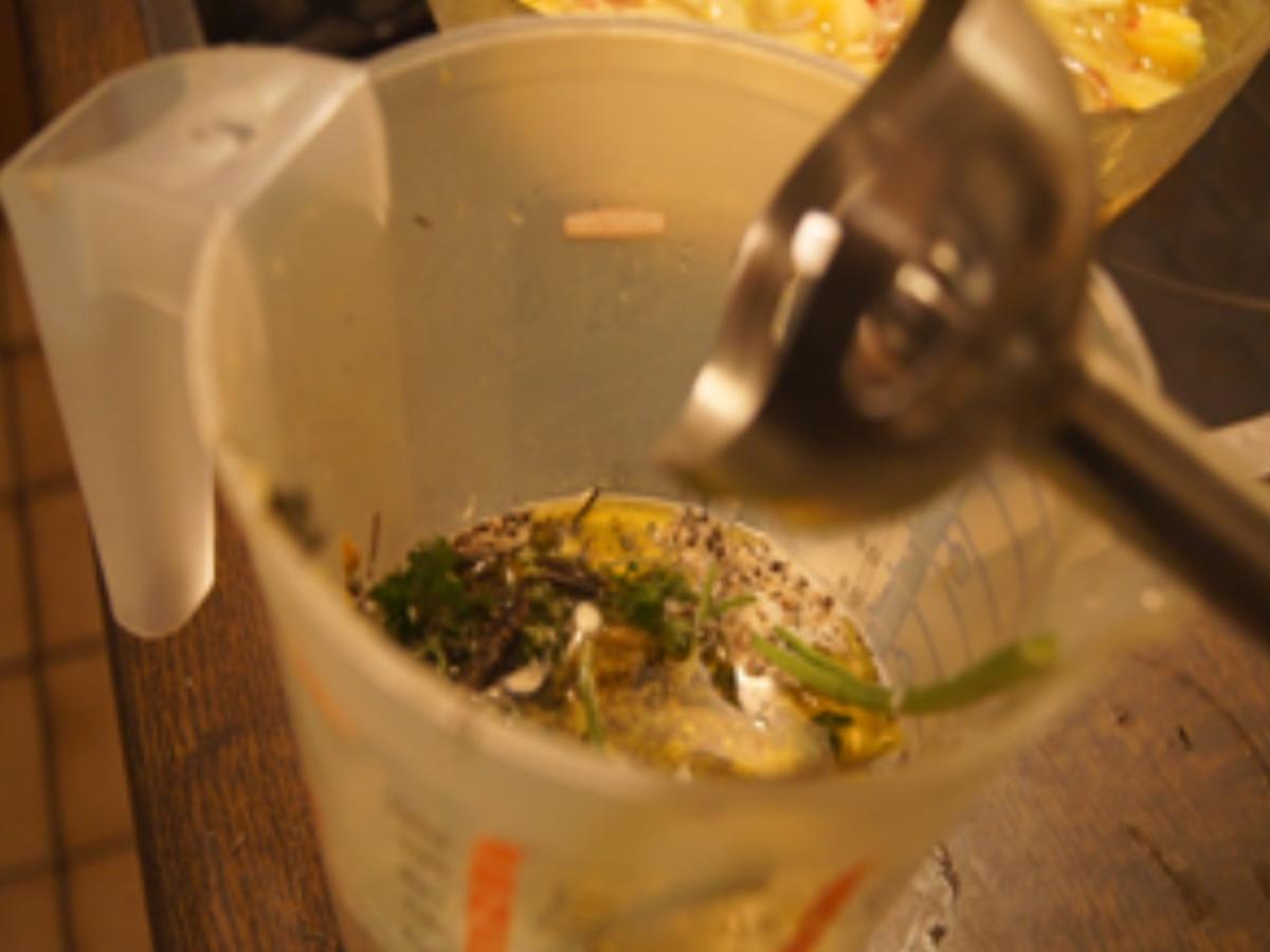 Gebratenes Seelachsfilet mit Kartoffelsalat und einfacher Remoulade - Rezept - Bild Nr. 21