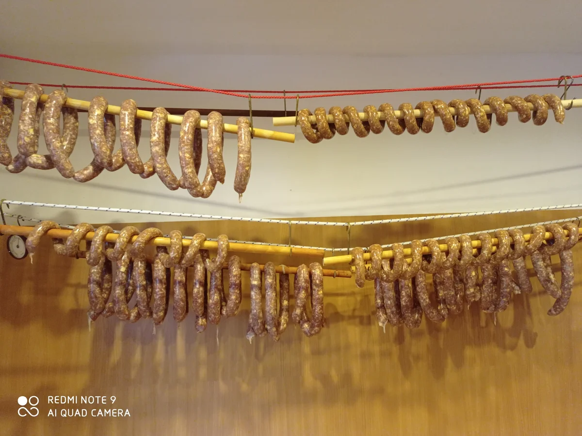 Rezept: Ringelwurst Meterwurst Geräuchert Bild Nr. 15379 Ringelwurst Meterwurst Geräuchert - Rezept - Bild Nr. 15379