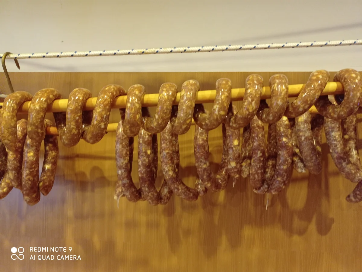 Rezept: Ringelwurst Meterwurst Geräuchert Bild Nr. 15380 Ringelwurst Meterwurst Geräuchert - Rezept - Bild Nr. 15380