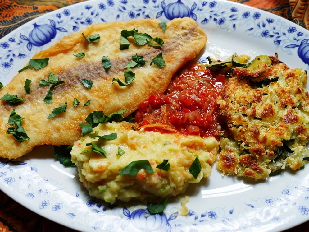 Rezept: Dorade mit Zucchinigratin kulinarische Weltreise 02/22 Bild Nr. 15378 Dorade mit Zucchinigratin kulinarische Weltreise 02/22 - Rezept - Bild Nr. 15378