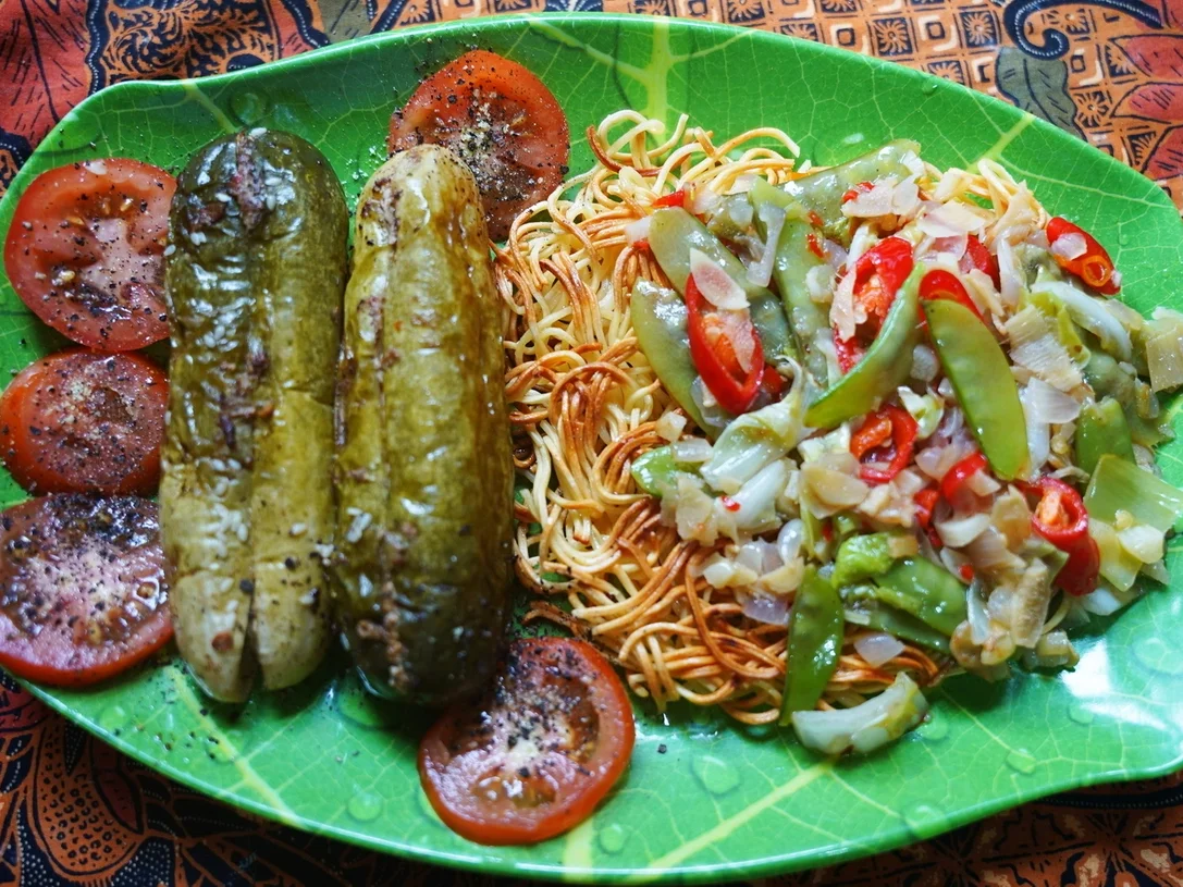 Gefüllte Gurken an zweigesichtigen Nudeln mit Cap Cay - Rezept - Bild Nr. 15378