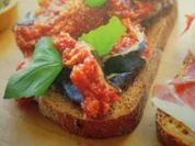 Brot getoastet mit Feigen und Parmaschinken - Rezept