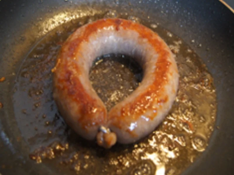 Rezept: Brägenwurst mit eingelegten Paprika und warmen Speckkartoffelsalat Bild Nr. 5 Brägenwurst mit eingelegten Paprika und warmen Speckkartoffelsalat - Rezept - Bild Nr. 5