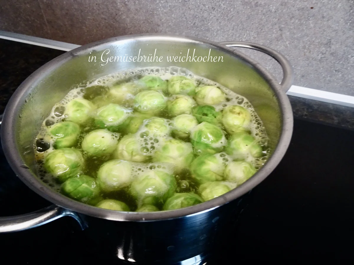 Rezept: Eingebrannte Erdäpfel mit Kohlsprossen - ein altes Bergbauernrezept Bild Nr. 15383 Eingebrannte Erdäpfel mit Kohlsprossen - ein altes Bergbauernrezept - Rezept - Bild Nr. 15383