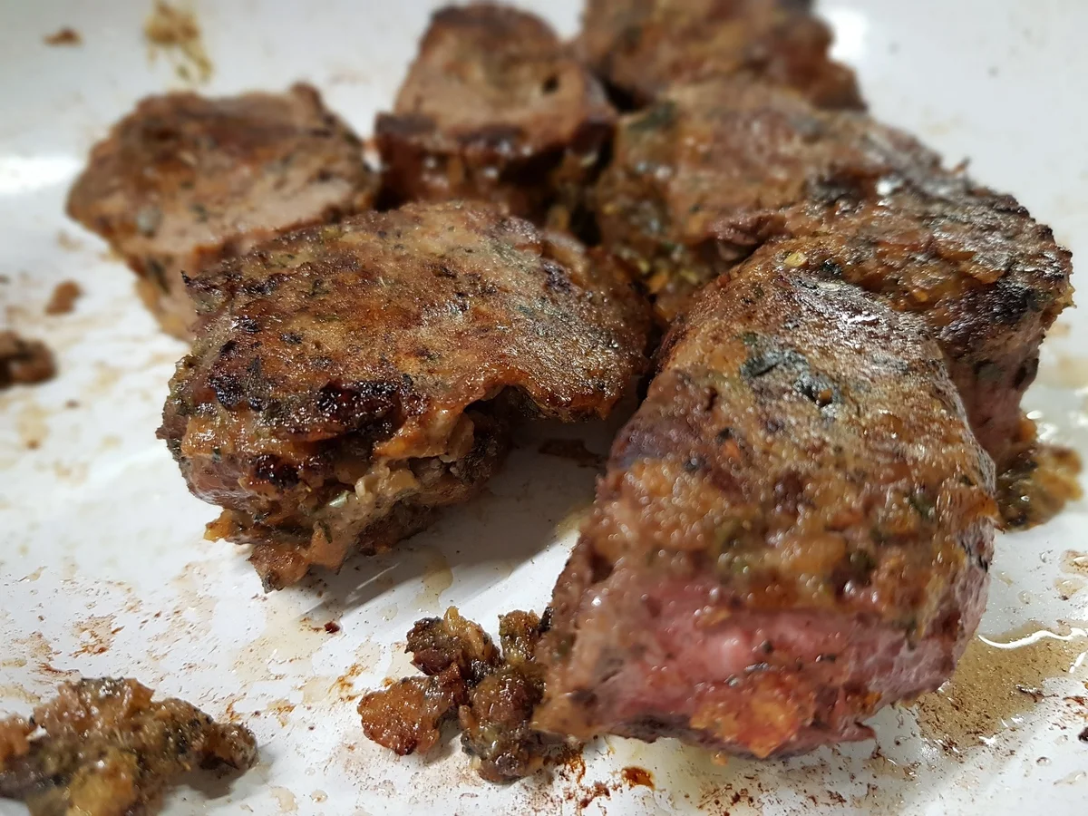 Geflügel, Ente: Entenbruststreifen im Brotkrümelmantel mit Orangenrahm-Risotto auf Rucola - Rezept - Bild Nr. 15379