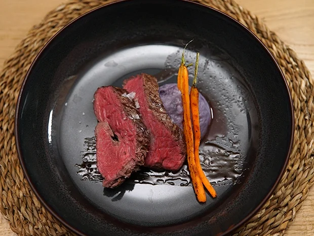 Rezept: Roastbeef mit glasierten Karotten und Vanille-Sauce Bild Nr. 2 Roastbeef mit glasierten Karotten und Vanille-Sauce - Rezept - Bild Nr. 2