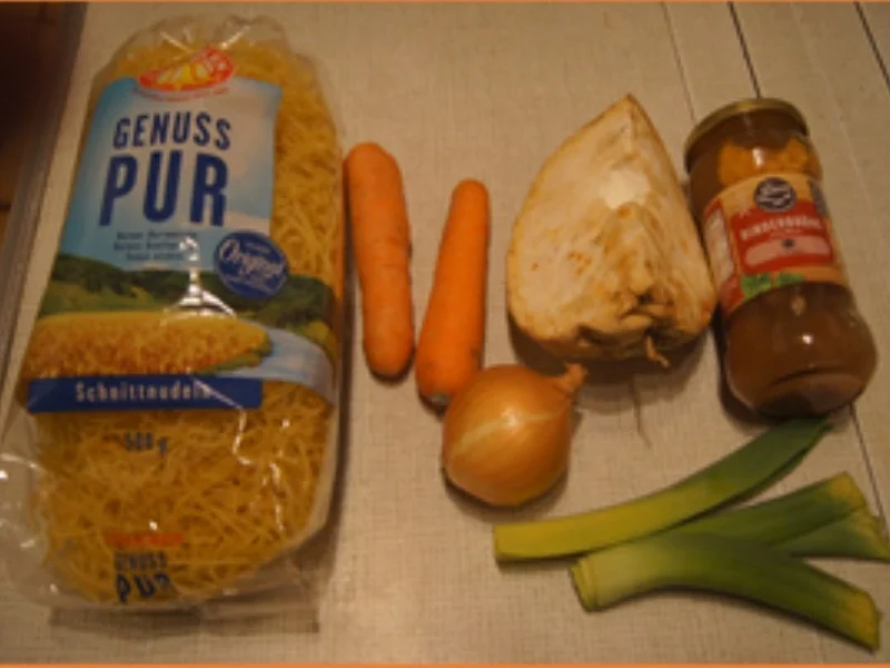 Rindfleischsuppe mit Schnittnudeln - Rezept - Bild Nr. 3