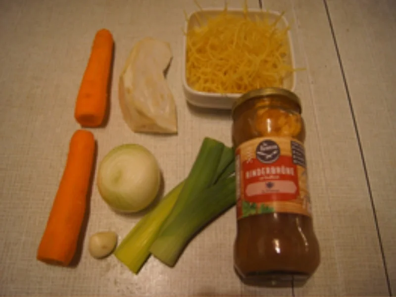 Rindfleischsuppe mit Schnittnudeln - Rezept - Bild Nr. 4