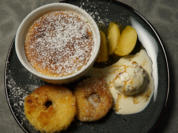 Calvados-Soufflé mit zweierlei Äpfeln und Walnusseis - Rezept - Bild Nr. 15380