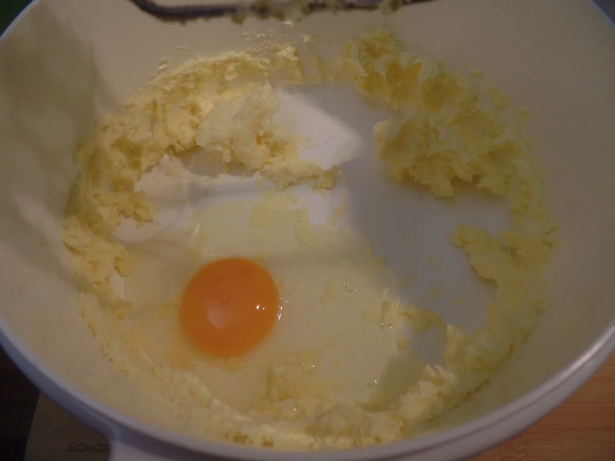 Getrocknete-Tomaten-Petersilien-Waffeln mit Schnittlauch-Schmand - Rezept - Bild Nr. 15383